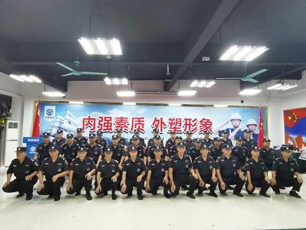 八一合影