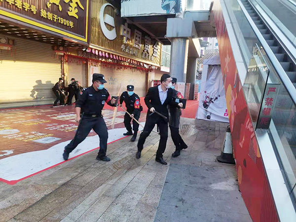 商场反恐演练